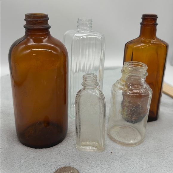 Vintage Old Glass Lot of 5 Different Bottles—Clear and Amber Colored - Picture 3 of 4